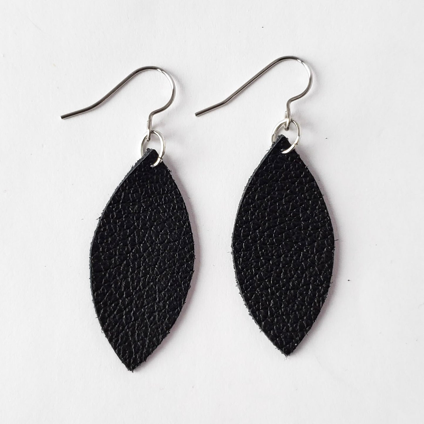Leather Earrings/Medium Petal -Solids