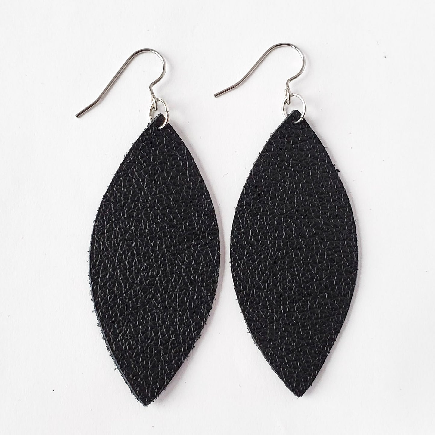 Leather Earrings/Large Petal-Solids